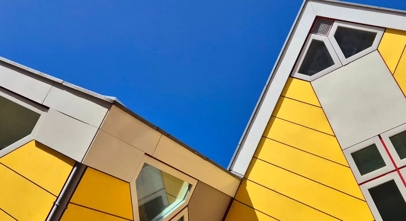 Adaptacja obowiązkowa projektu gotowego - co architekt musi dostosować do działki